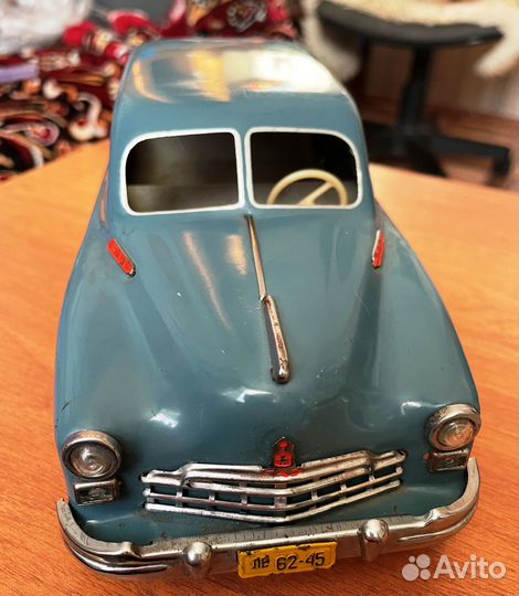 Игрушка СССР машина Газ 12,Зим