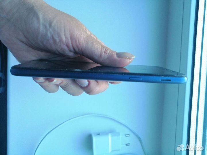 Samsung Galaxy A6, 4/32 ГБ