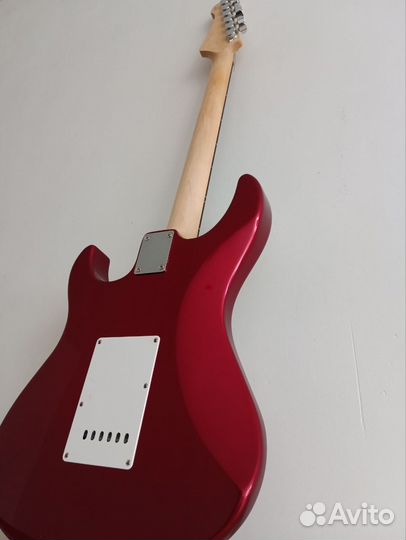 Электро гитара yamaha Pacifica 012 с проводом jack