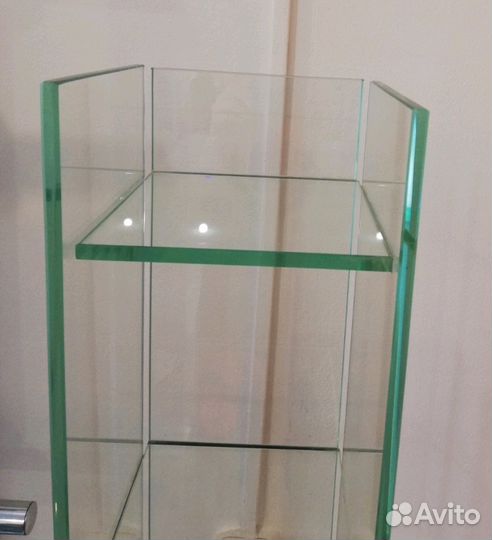 Стойка из стекла