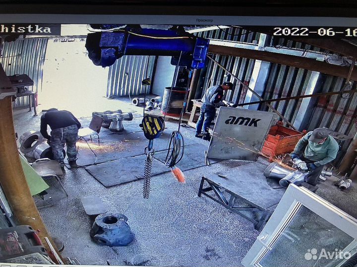 Рабочий на машиностроительный завод