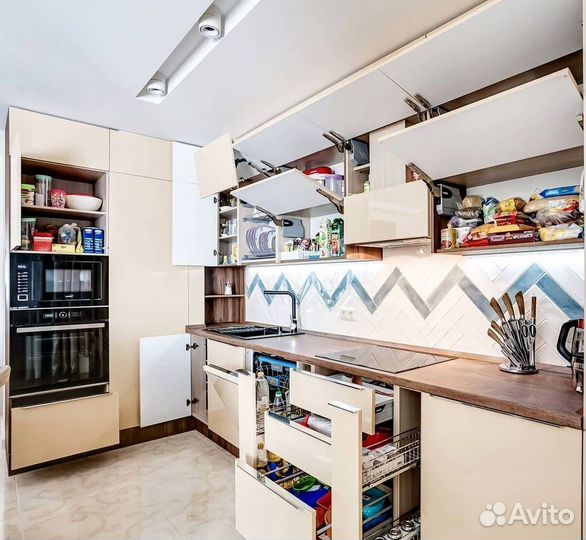 Кухня современная на заказ. Доставка и сборк