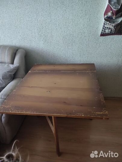 Стол книжка