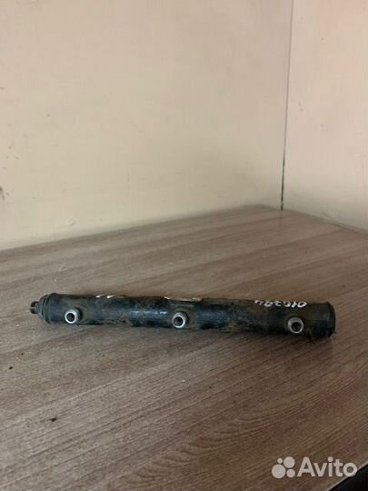 Топливная рампа левая Discovery III 2,7