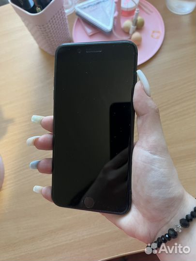 Телефон iPhone 8 plus