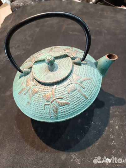 Чайник чугунный
