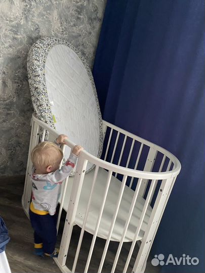 Детская кроватка
