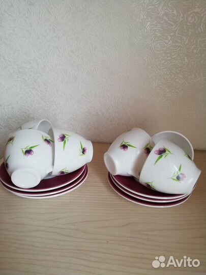 Кофейные чашки и блюдца