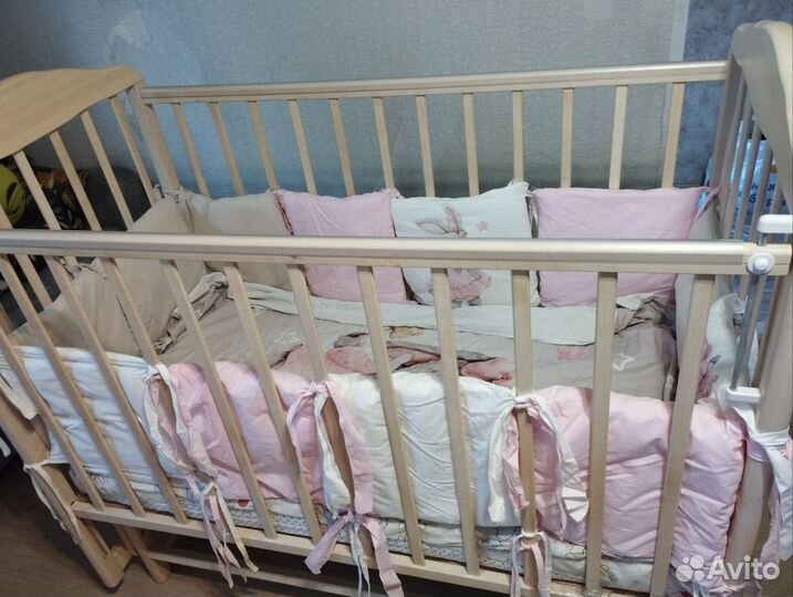 Детская кровать маятник