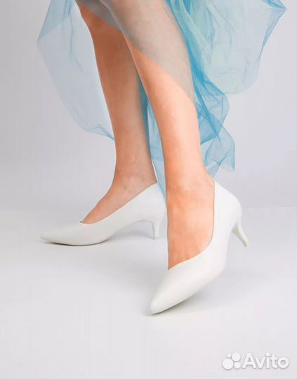 Платье свадебное с туфлями