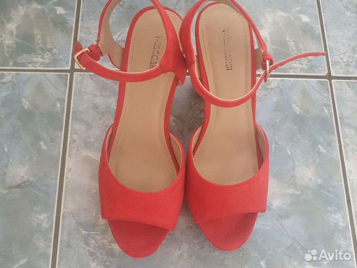 Босоножки 39