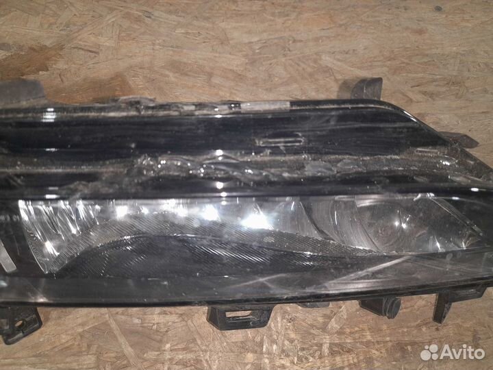 Фара противотуманная правая Skoda Rapid (2020+)