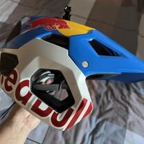 Велошлем для MTB, XC, off-road в стиле Red Bull