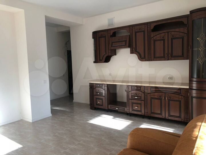 2-к. квартира, 71,6 м², 1/3 эт.