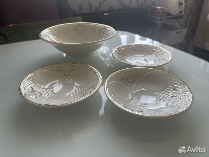 Набор посуды салатник и тарелки