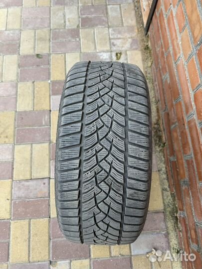 Goodyear EfficientGrip Performance 235/45 R8 25M