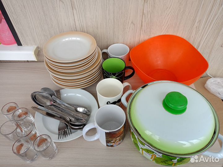 Набор столовой посуды. Разная