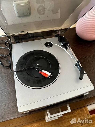 Проигрыватель для виниловых пластинок Universum