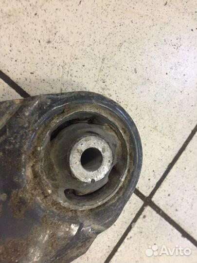 Рычаг подвески передний правый Skoda Octavia A4