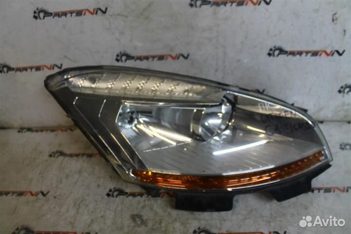 Фара правая Ситроен С4 Пикассо