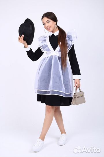 Белый школьный фартук на 1 сетября