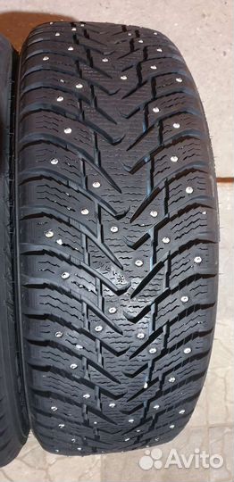 Nokian Tyres Hakkapeliitta 8 SUV 215/65 R16 98T