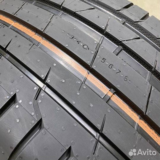 Ikon Tyres Autograph Ultra 2 SUV 295/35 R21