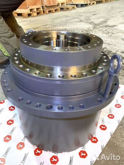 Бортовой редуктор Hyundai R180LC-7