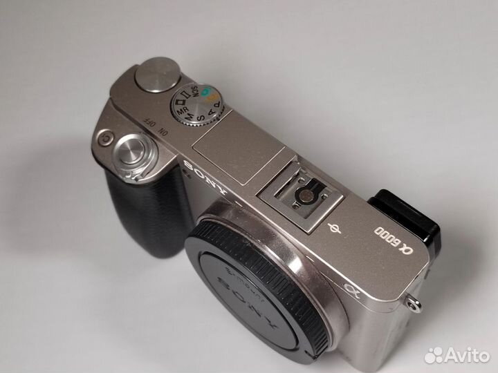 Компактный фотоаппарат Sony a6000