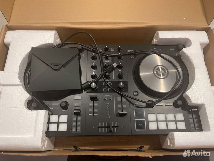 Native Instruments Traktor Kontrol S2 MK3