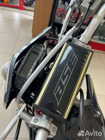 Кроссовый мотоцикл BSE Z3 21/18 Gold Black (130)