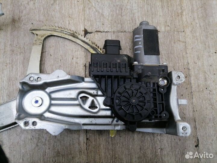 Стеклоподъемник передний левый Opel Astra H Z18XER