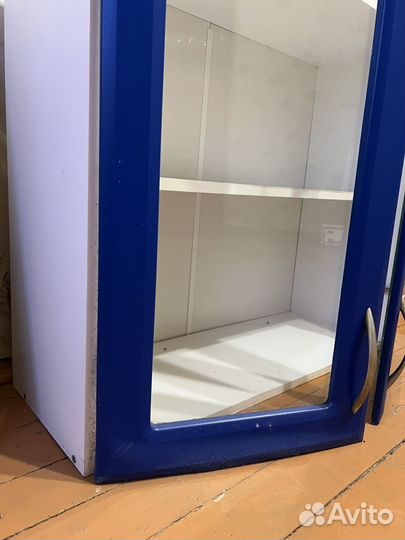 Кухонный шкафчик подвесной и раковина