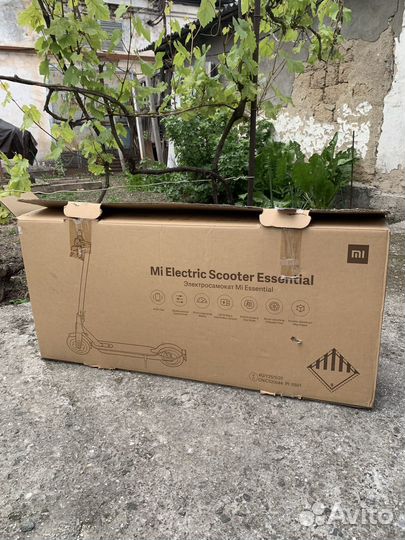 Электросамокат Xiaomi Mi Scooter Essential