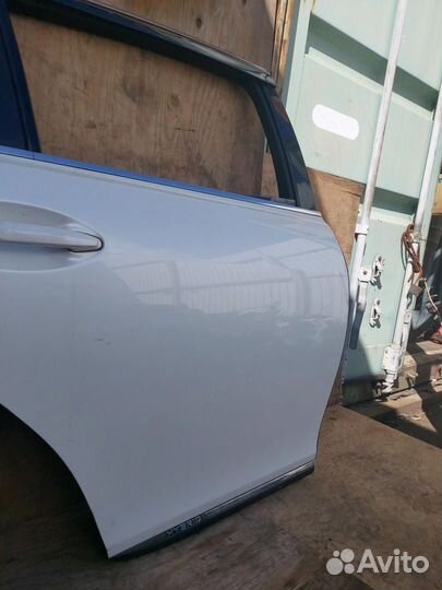 Дверь задняя правая Lexus GS 3 рест. URS190