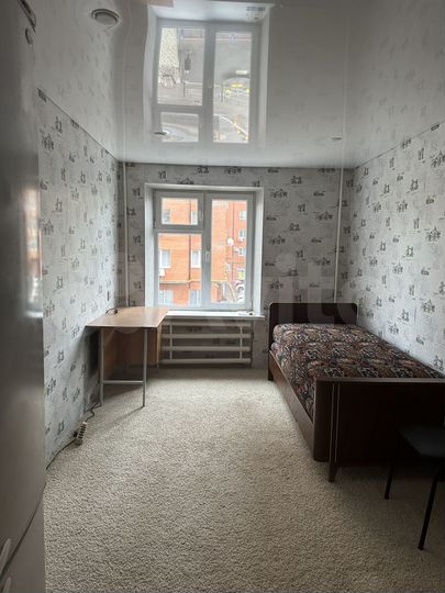 Комната 12 м² в 4-к., 2/5 эт.