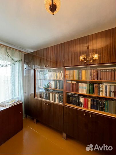 Продам стенку б/у времён СССР