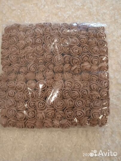 Розочки из фоамирана на проволоке с фатином