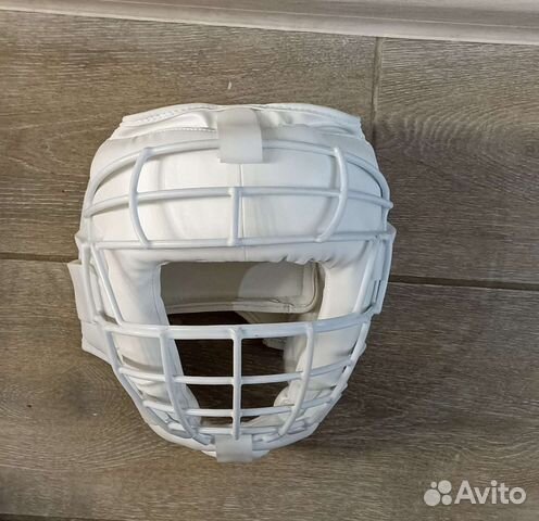 Шлем защитный для единоборств