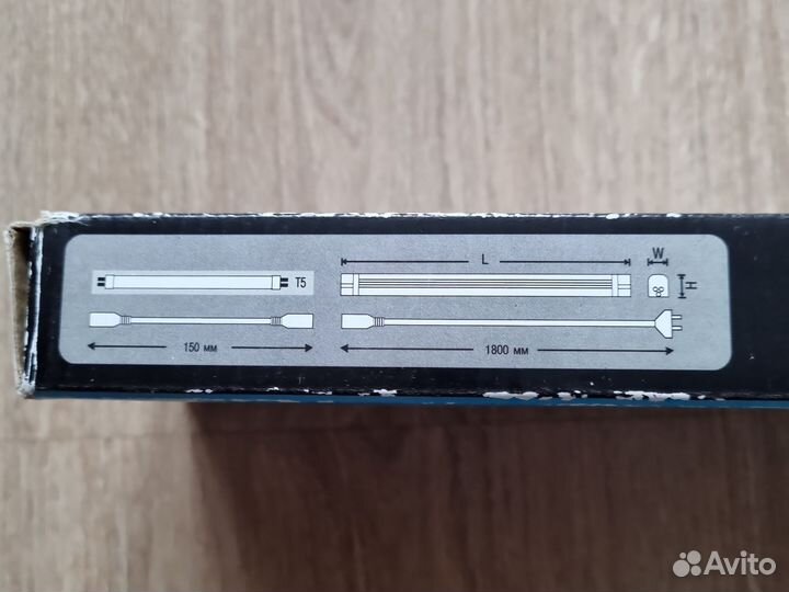 Люминесцентный светильник лампа