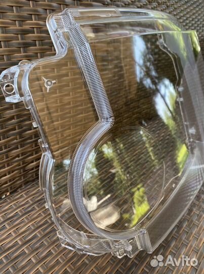 Стекло фары Land Rover Discovery 3 (2004-2009)