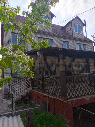 Дом 206,6 м² на участке 12 сот.