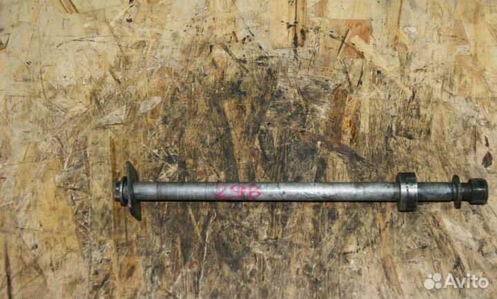 Ось заднего колеса Suzuki SV400