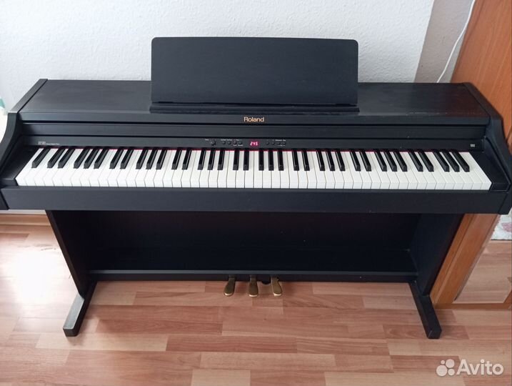 Цифровое фортепиано Roland RP301