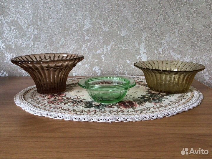 Вазочка зелёное стекло