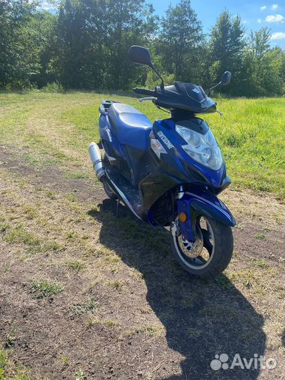 Скутер 150 кубов