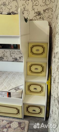 Двухъярусная кровать бу с матрасами