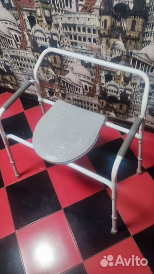 Санитарный стул