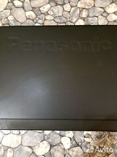 Видеомагнитофон Panasonic и магнитофон