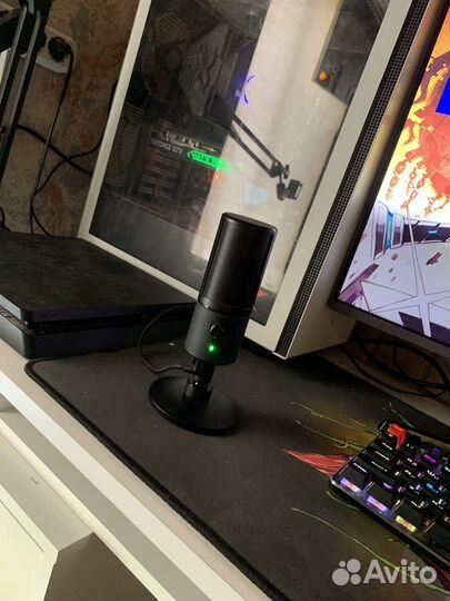 Микрофон Razer Seiren X